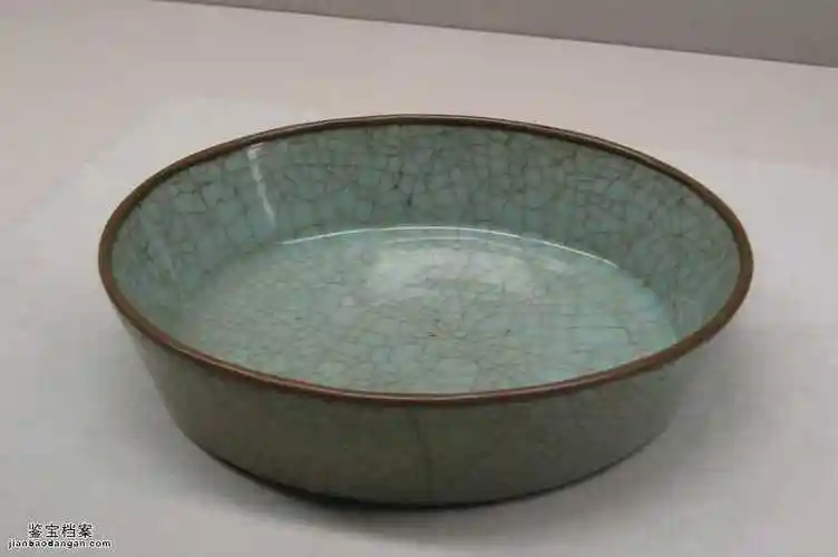 马未都说陶瓷收藏视频和笔记(3):稀世珍瓷,汝窑,蟹爪纹,香灰胎