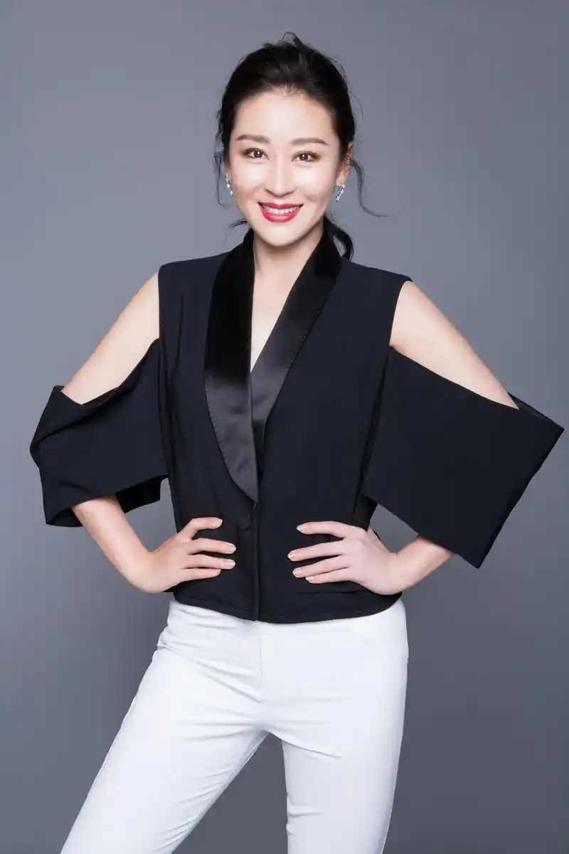 中年女演员苗圃依旧不要命地演戏