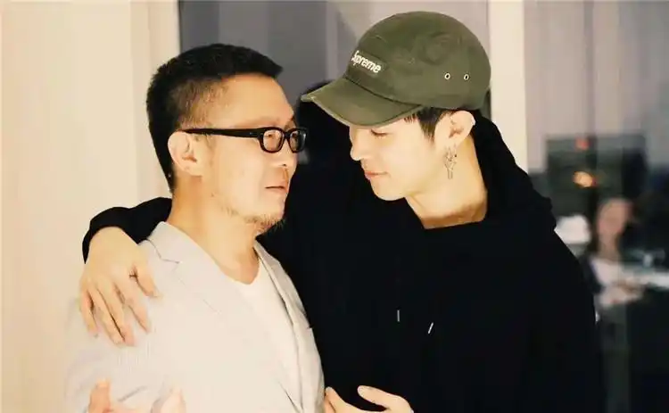 马伯骞家不只有太空飞船还有田园木屋马爸爸还设计过恒隆广场