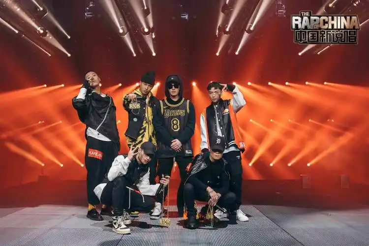 全网800热搜高燃霸榜《中国新说唱2020》厂牌公演首秀团魂炸裂