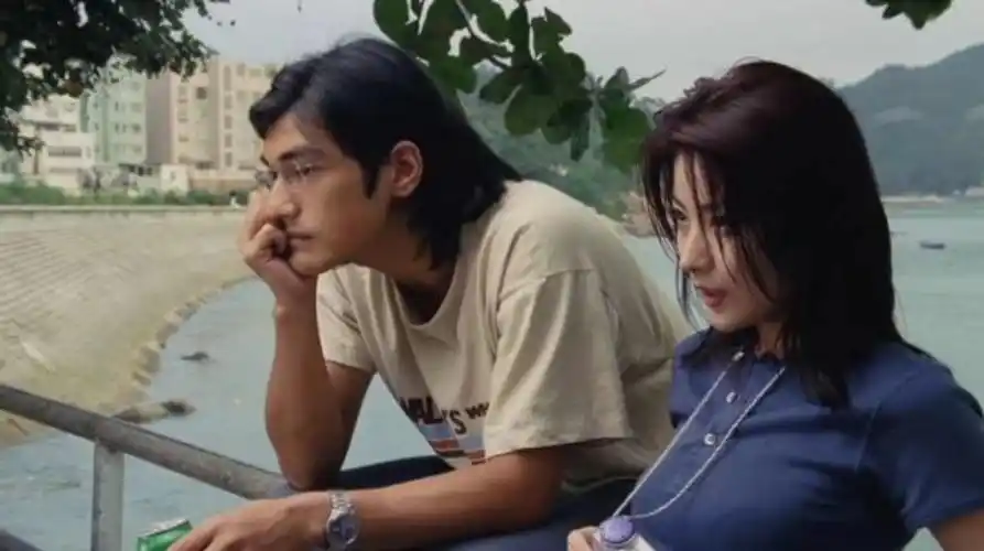 走红后不忘回馈社会在成名后,陈慧琳也没有闲着,一直低调地回馈社会.