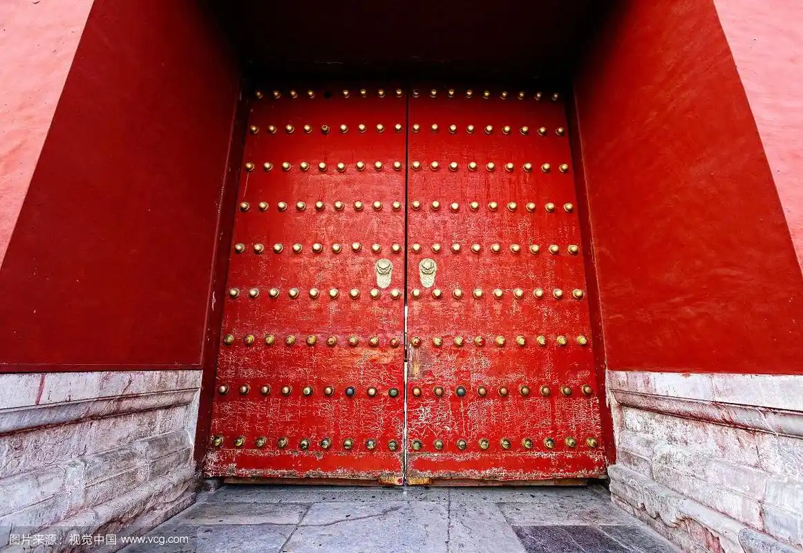 故宫里的朱漆午门正门