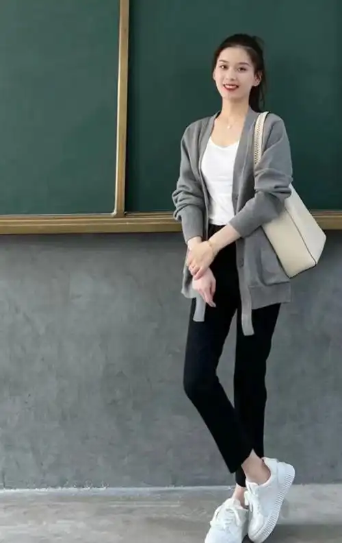 身高不足160的女人,穿衣要讲究,跟着时尚博主穿,显高又显瘦