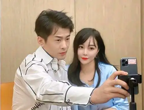 辛巴与老婆初瑞雪