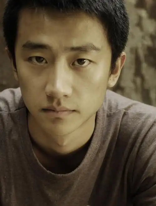 从无人问津到名导力捧黄轩的成名路比你想得更曲折