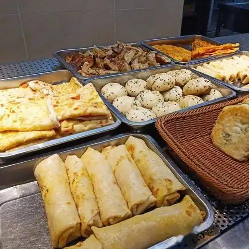 推完了这篇,小易奔向了食堂_早餐