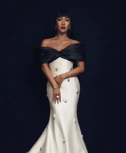 吉克隽逸白色礼服显老气,黑色皮肤太野性,还是裤装耐看_时尚_气质