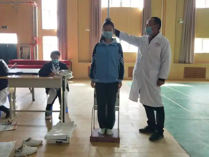 【" 健康体检,快乐成长"——第十师一八四团第二中学开展2020年度学生