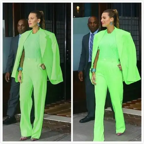 荧光绿   和荧光黄一样都是身边较为常见的颜色,但是搭配难度相比于