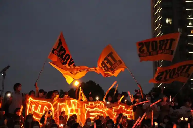 待我脱下校服之日便是澄海猖狂之时