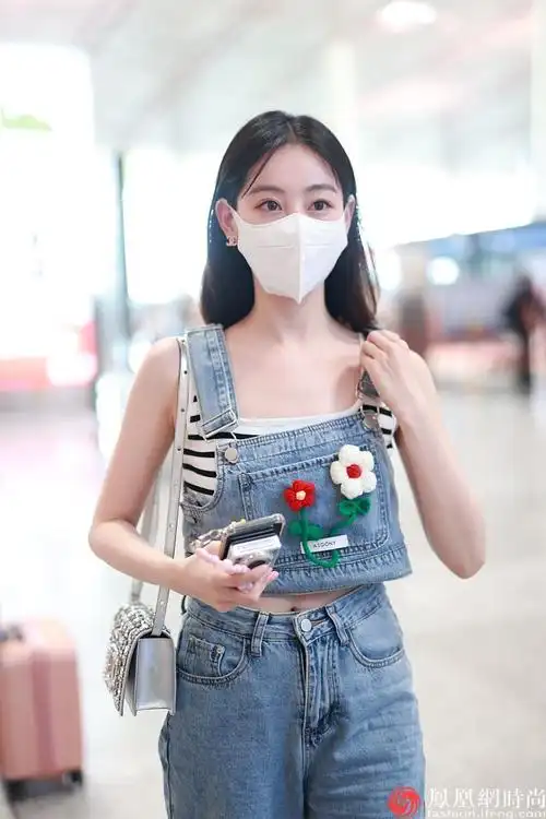 2022年7月14日,北京,祝绪丹首都机场街拍.