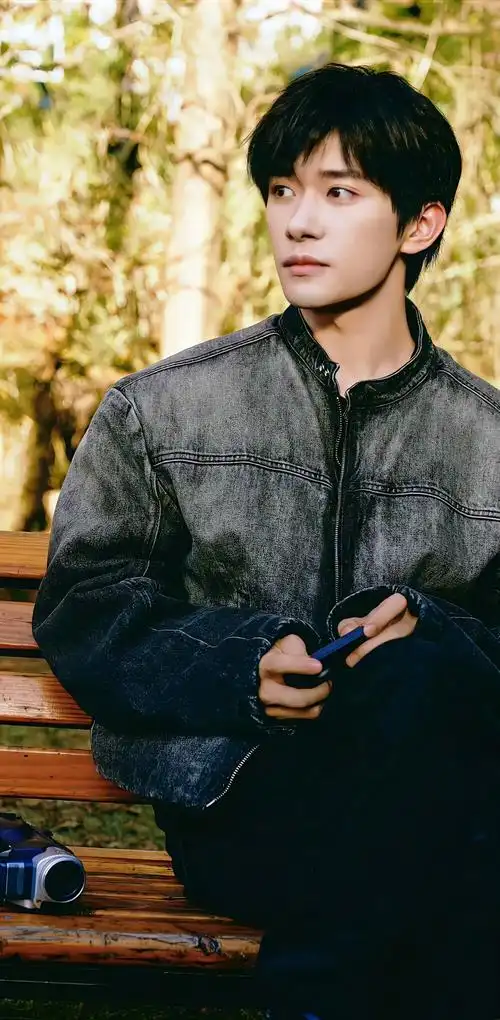 易烊千玺新壁纸需要的可自取