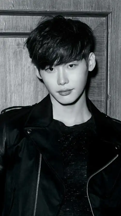 [李钟硕][分享]170512 致命黑色!李钟硕完美诠释最低调的奢华