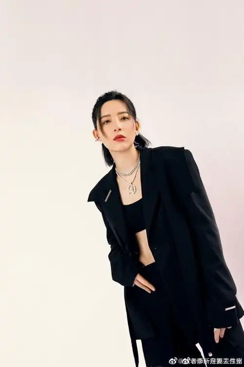 如何评价李斯丹妮的颜值? - 知乎