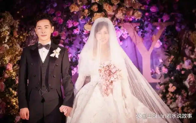 唐嫣罗晋婚纱吻