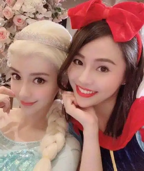 杨颖:我最像冰雪女王艾莎,关晓彤:我才像,娄艺潇:麻烦让让