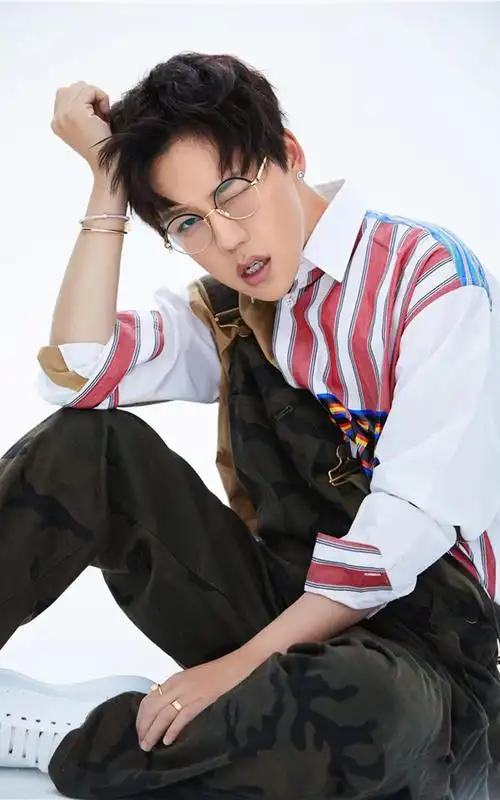 刘维图片 刘维帅痞时尚帅气图片