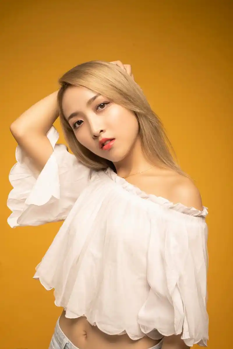 为啥黄头发女孩特别受人喜欢