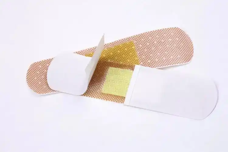 创可贴也有高仿使用了这种产品有可能导致伤口感染