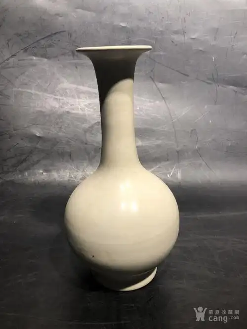 定窑小开片球瓶