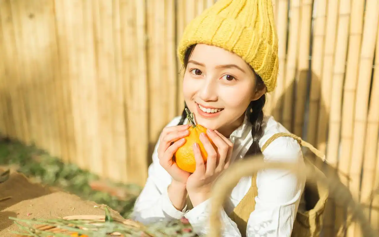 小清新日系美少女户外写真图片桌面壁纸