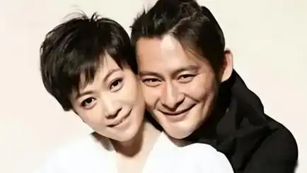 56岁的景岗山"嗜酒如命",退却功名利禄,陪伴他的还有啥?