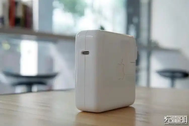 苹果新款61wa1947usbpd充电器详细测评