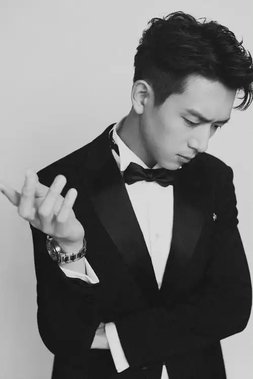 李现绅士帅气写真图片