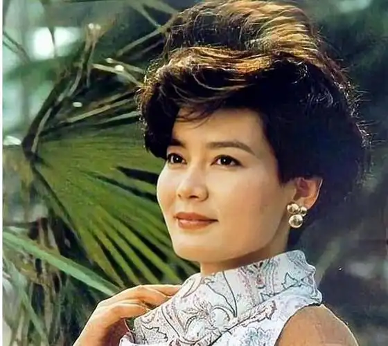 年轻时清纯可人,年纪大了越长越凶,6位明星长了一副不好惹的脸