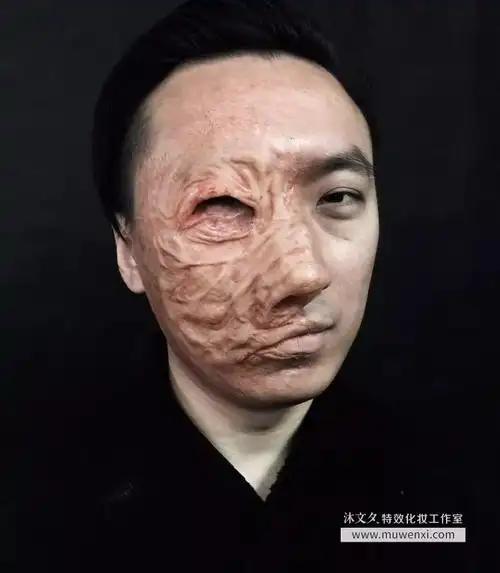 烧伤特效化妆铂金硅胶假皮上妆过程