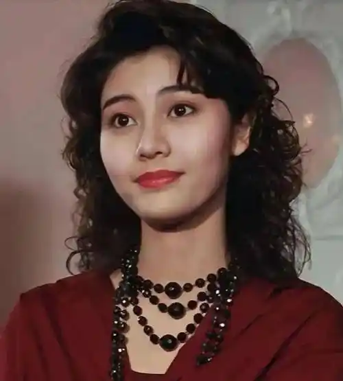 回顾最美港姐李嘉欣8段潇洒爱情,个个非富则贵,最后嫁入豪门_刘銮雄