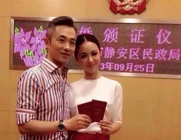 主持人陈辰嫁小两岁歌手余笛41岁高龄生子结婚十年幸福如初