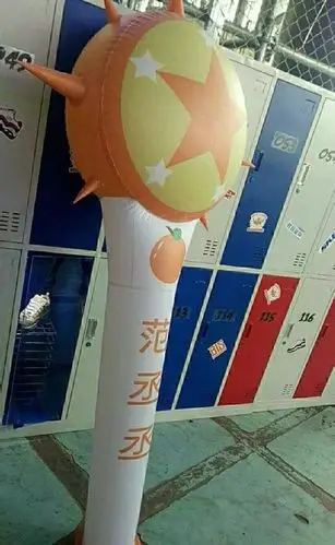 9月3日,angelababy为某杂志拍摄的衣服封面大片曝光,照片中