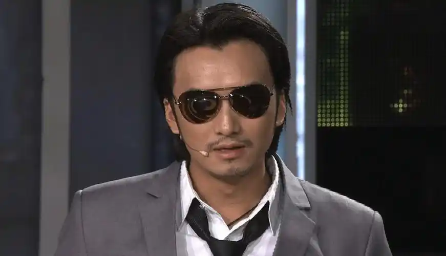 原创山寨版谢霆锋因模仿太像跟沈腾拍电影逆袭后开公司身家千万