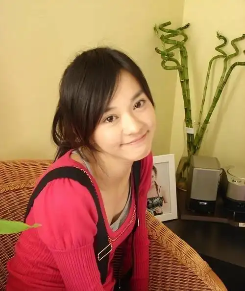 回顾那个叫闺蜜丈夫爸爸的陈意涵扎双马尾卖萌却说人设恶心