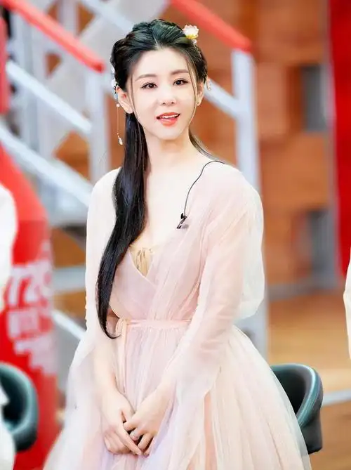 有种"整容"叫王雷结婚,老婆李小萌没啥变化,他却"脱胎换骨"