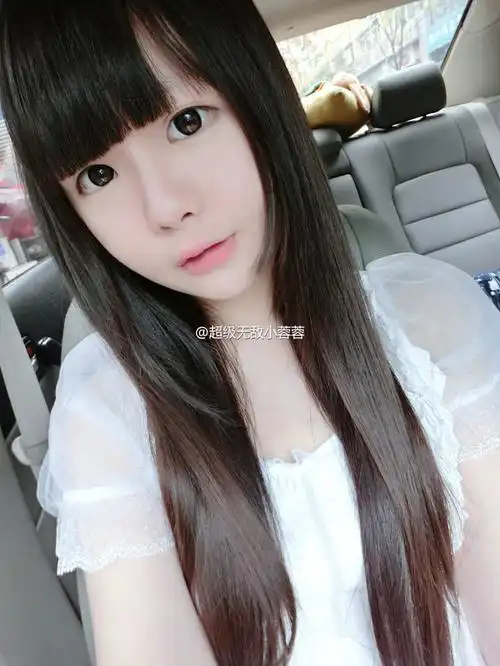 组图18岁高中校花晒写真大眼迷人身材窈窕近日来自上海某中学的高三