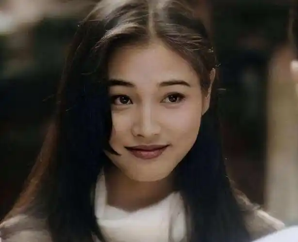 张延嫁大5岁香港丈夫(结婚18年无绯闻女儿比她还漂亮) - 品度娱乐