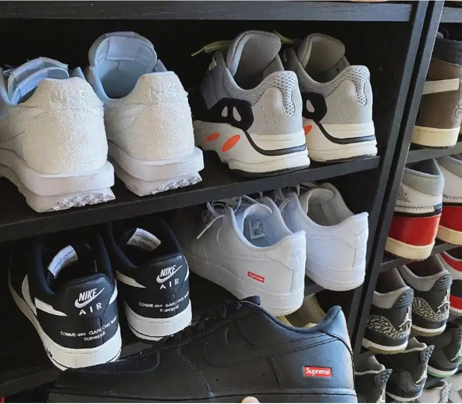 释小龙晒出自己的豪宅,童星光环依然还在,日常出行有私人游艇