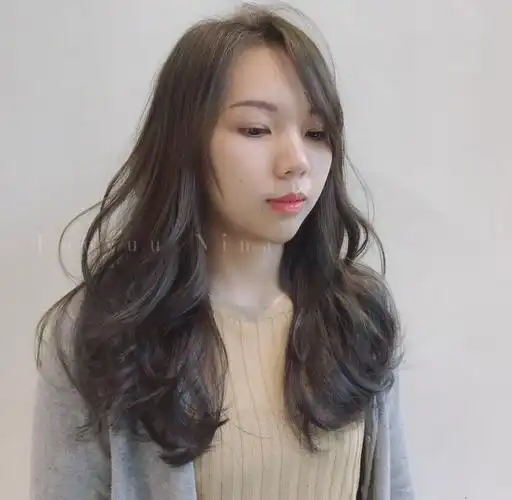 今年烫发就这么烫松软的卷发最迷人十款卷发送给你