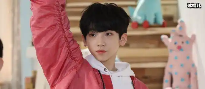 八佰小湖北是谁演的00后新人张俊一资料曝光是富二代