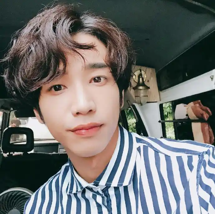 刘以豪新粉福利 ig男友照 part 4(一直看到有人问某些原图,就整合了一