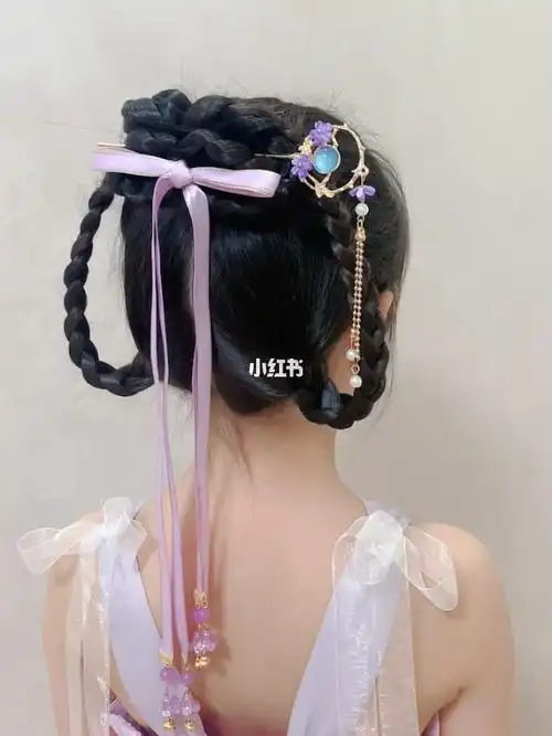 给女儿穿汉服,怎么能不扎个汉服发型呢?