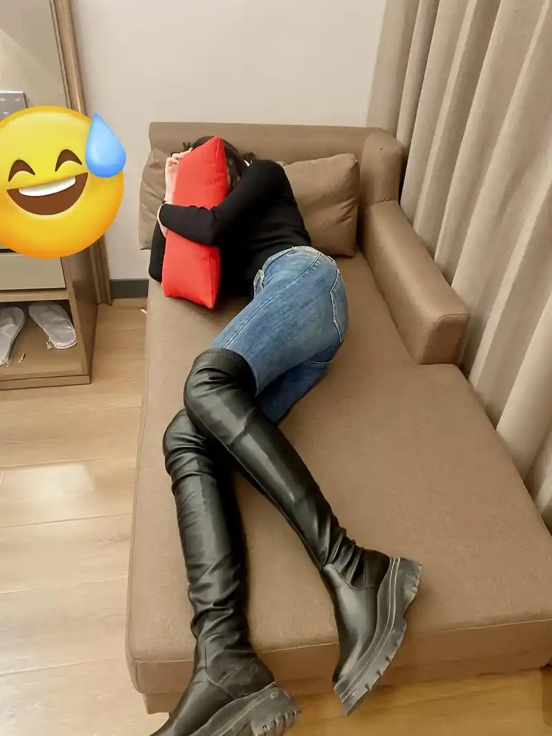 男朋友就喜欢让我穿长靴,怪捂脚的,真的有那么漂亮吗?#过膝长靴