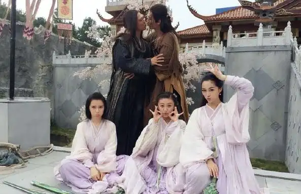 《花千骨》幕后花絮照,网友直呼笑喷了,最后一张有亮点哦!