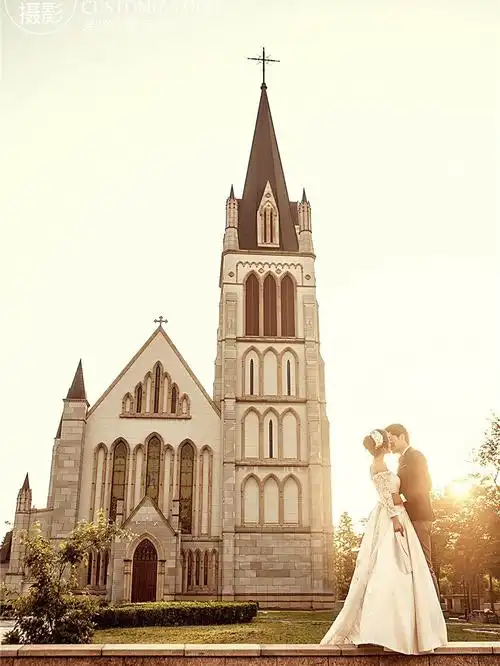 下面小惜为大家推荐上海婚纱摄影十大景点,这十处婚纱摄影外景地相信