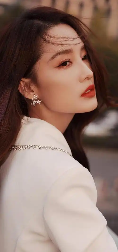 女明星西装杀西装搭配高清手机壁纸分享