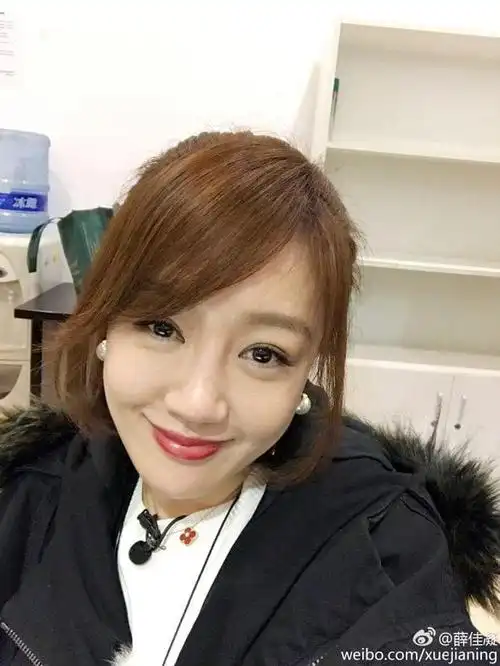 薛佳凝发了一组照片引胡歌粉丝来提亲忆旋风十一人