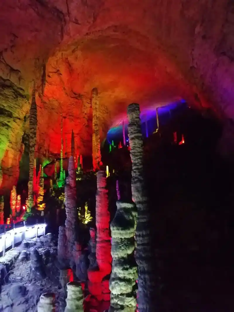 张家界地下奇观黄龙洞 #大自然的鬼斧神工 #万年冰洞景区 - 抖音