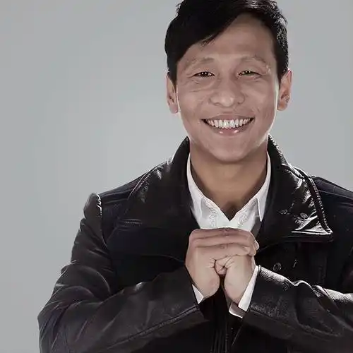 宋小宝:成名后抛弃发妻,转身娶小8岁女粉丝,他如今怎样了_父母_生活